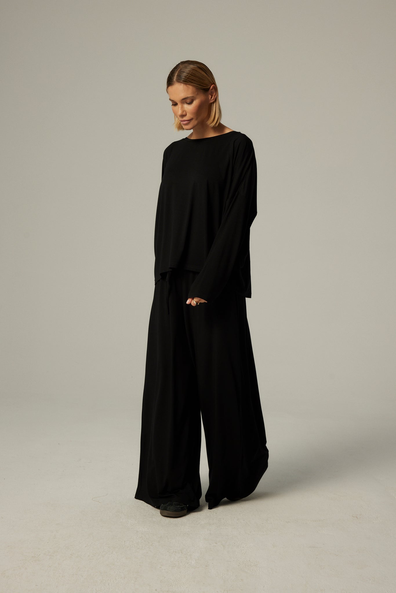 TONIA LONGSLEEVE BAMBOO BLACK