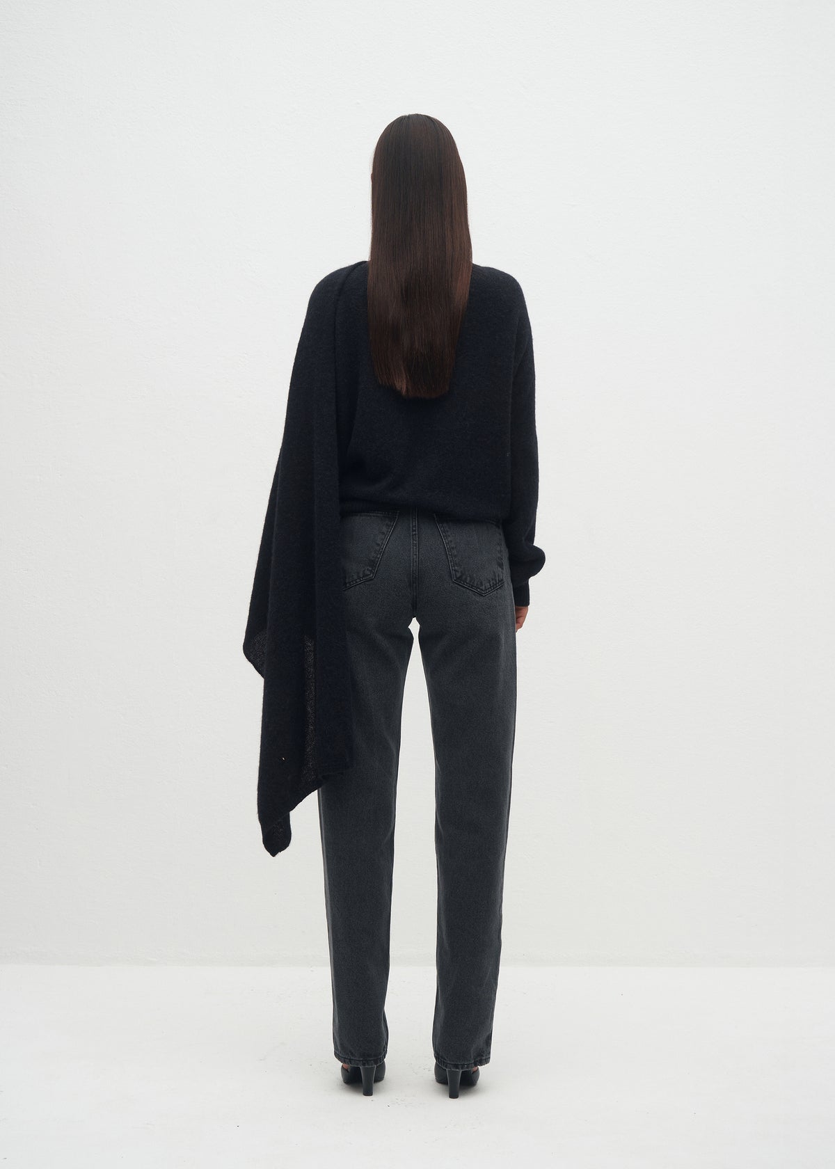 ISOLDE ALPACA BLACK SWEATER