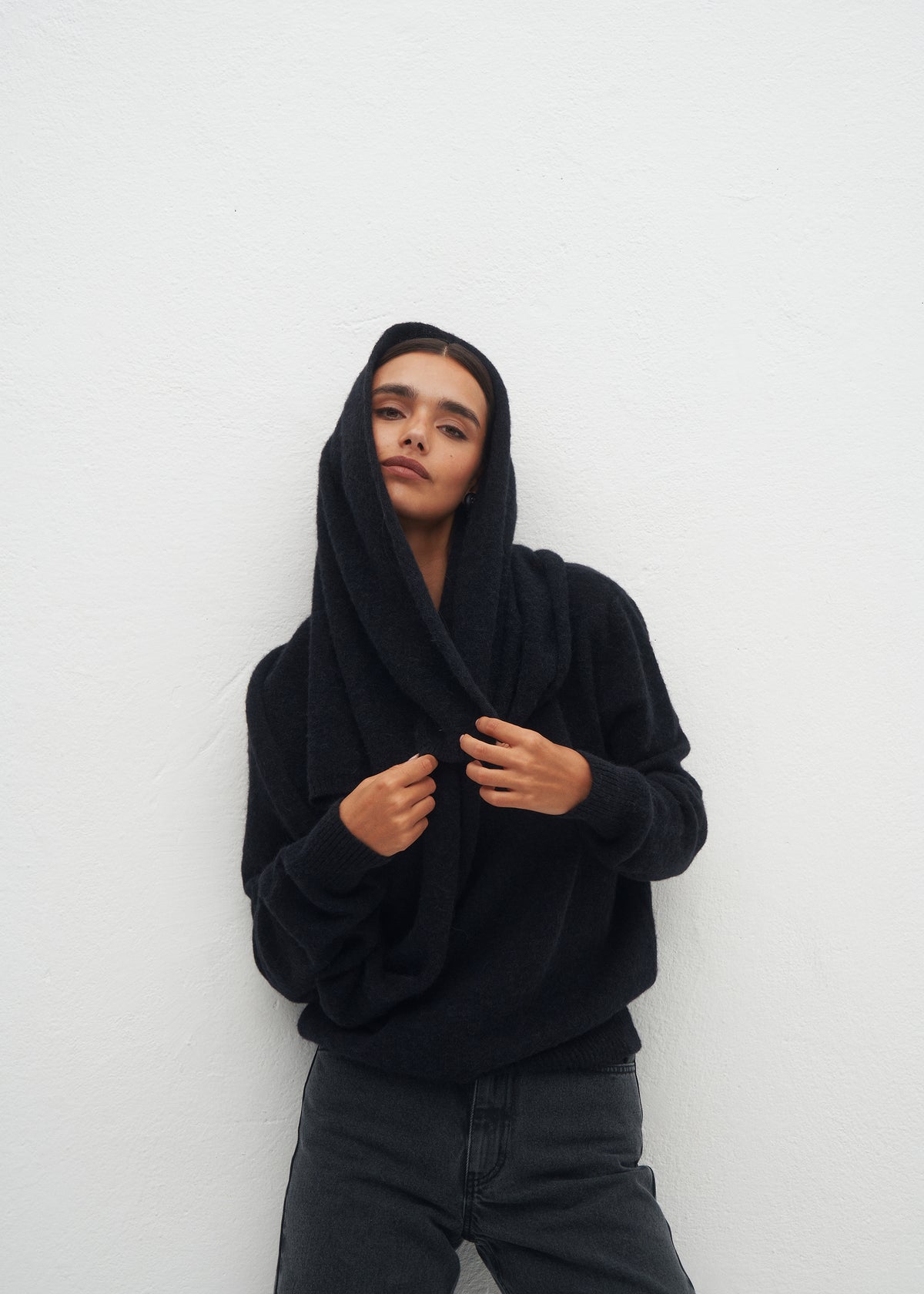 ISOLDE ALPACA BLACK SWEATER