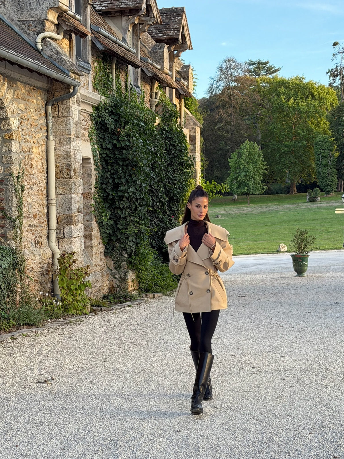 ELISE SHORT BEIGE TRENCH
