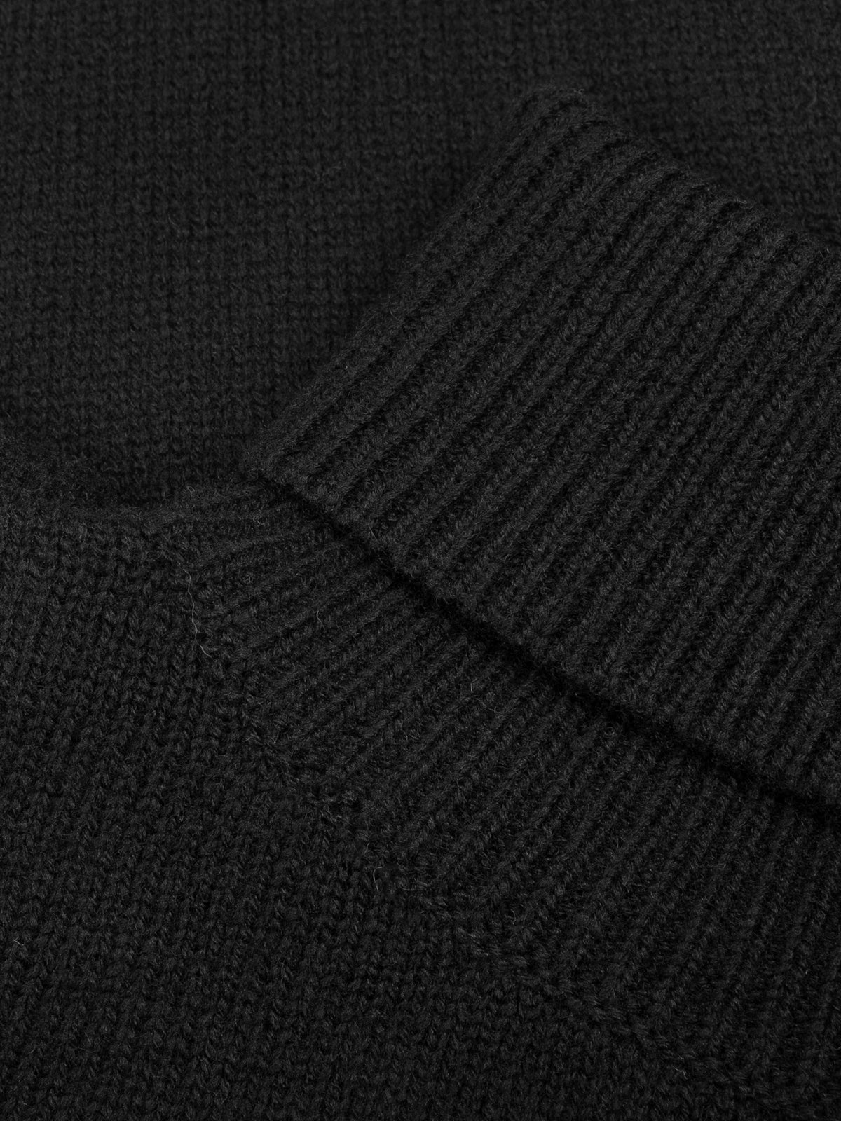 ESME TURTLENECK  BLACK